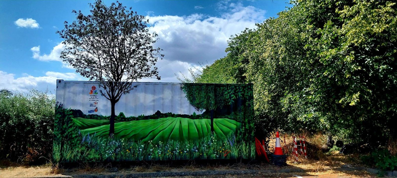 Painted container — photograph 2